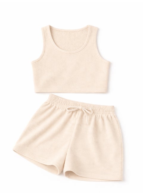 طقم ملابس بناتي مكون من توب قصير مضلع وشورت عالي الخصر.  طقم ملابس كاجوال للأطفال - توب قصير وشورت برباط